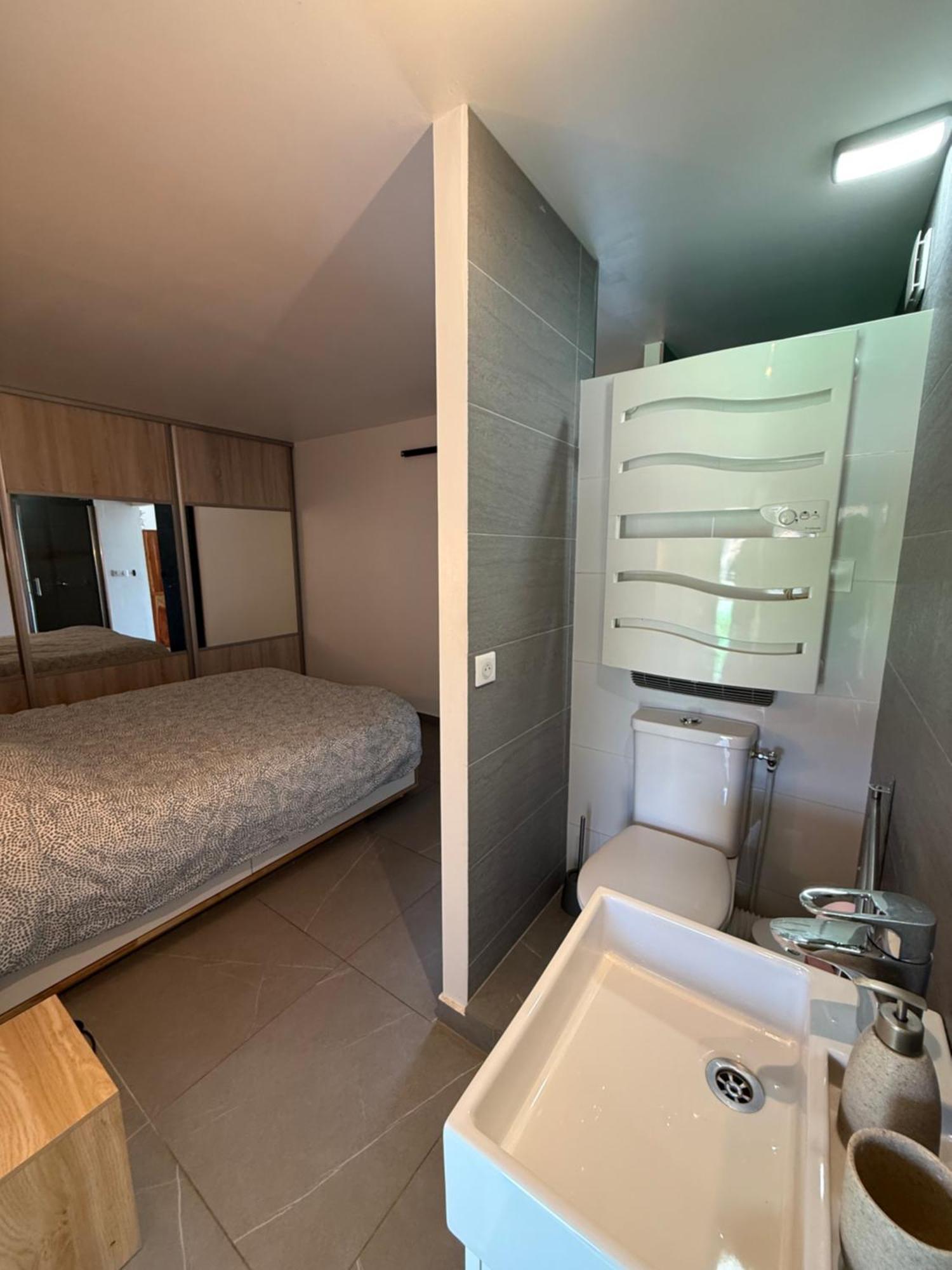 Dependance Au Sein D'Une Villa Avec Piscine 普罗旺斯地区艾克斯 外观 照片
